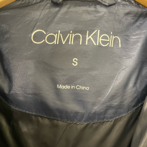 Calvin Klein Puffer Jacket - Picture 3 of 6